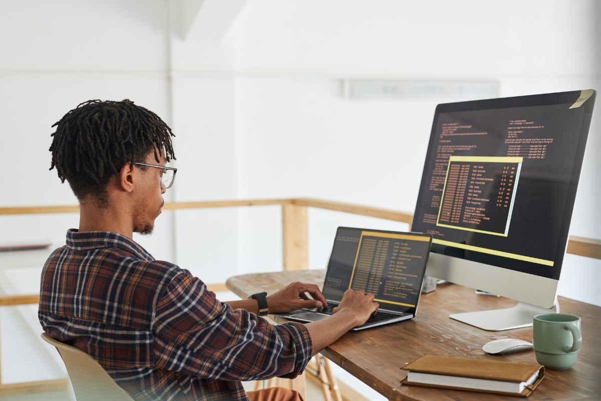 LLM Fine-Tuning, Prompt Engineering & Model Evaluation